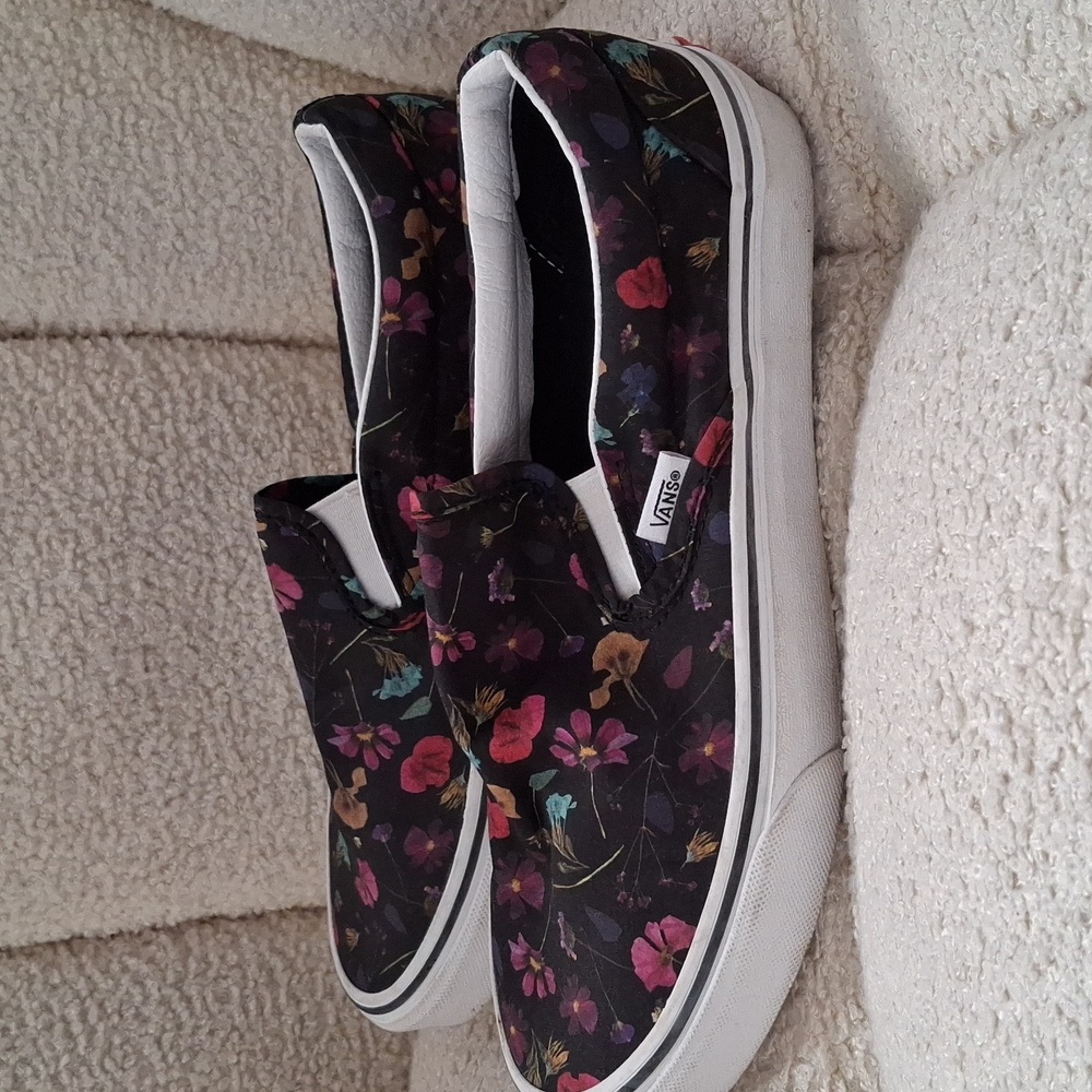 VANS - Picture 3 of 5